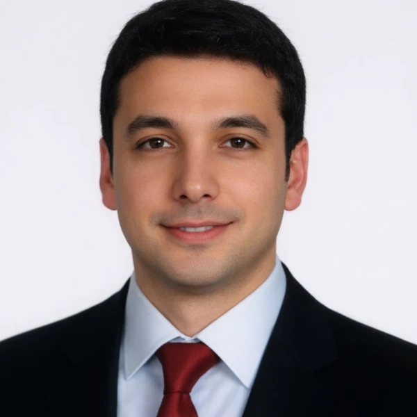 <p>   Doç. Dr. Hüseyin Özdemir<br>   Hava Kirliliği ve İklim Değişikliği Proje Uzmanı </p>
